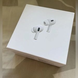 APPLE AIRPODS PRO ( 2ND GENERATION ) WITH MAGSAFE WIRELESS CHARGING CASE & WHITE